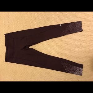 LULULEMON dark purple cropped leggings